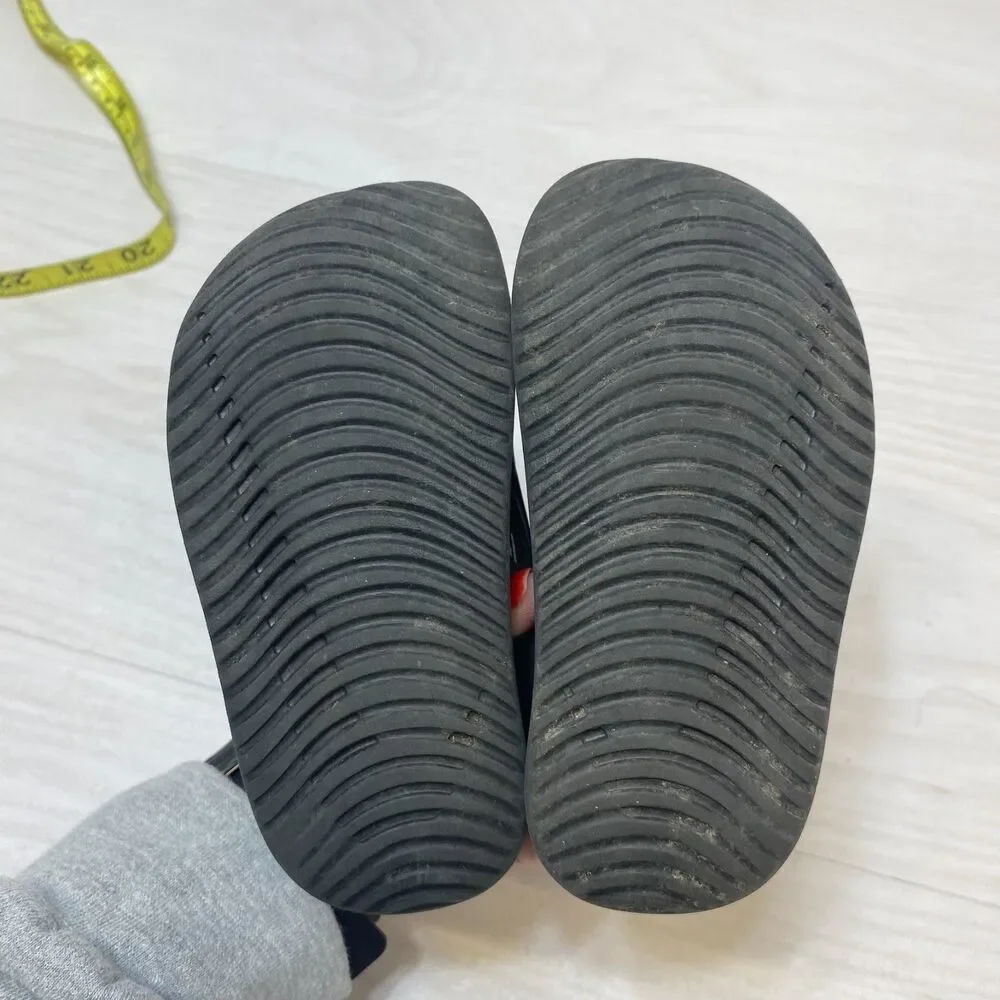 Nike Sunray Adjust 5 Sandals Kids Size 7C Black Adjustable Straps Comfort Casual